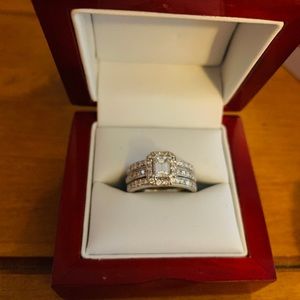 14k white gold and diamond three ring wedding set